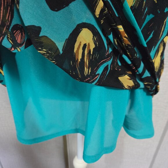 Worthington Flowy Sleeveless Blouse Multicolor Floral Design– Size 1X - Picture 5 of 9